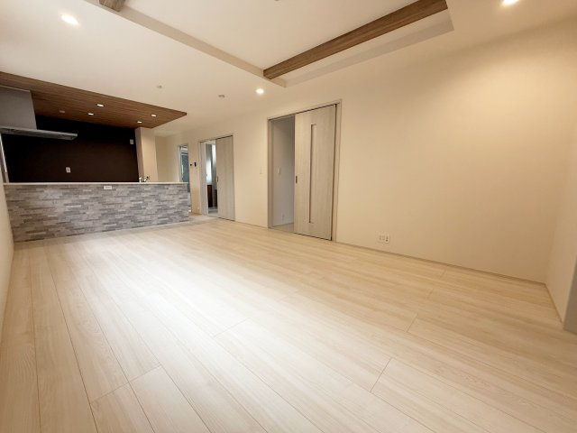 新築戸建　ブルーミングガーデン園部町横田1号2期の居間・リビング|現地写真