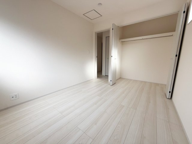 新築戸建　ブルーミングガーデン園部町横田1号2期の洋室|現地写真