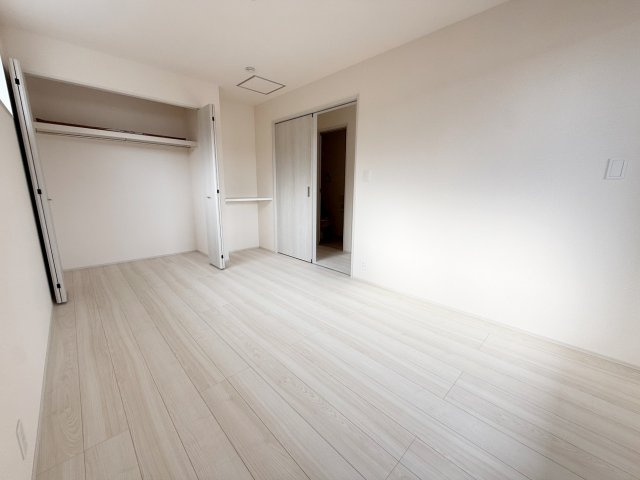 新築戸建　ブルーミングガーデン園部町横田1号2期の洋室|現地写真