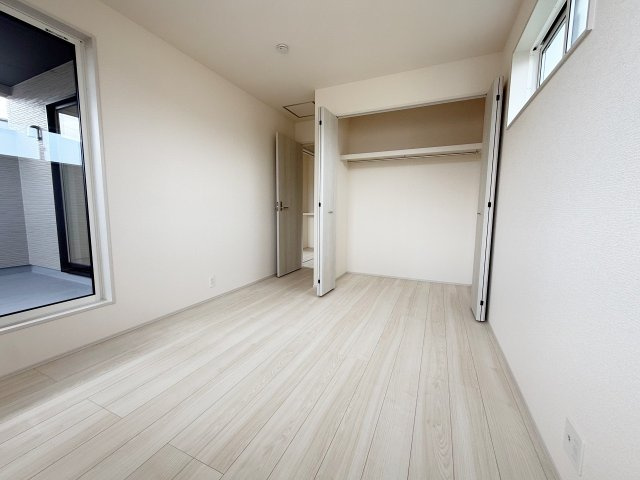 新築戸建　ブルーミングガーデン園部町横田1号2期の洋室|現地写真