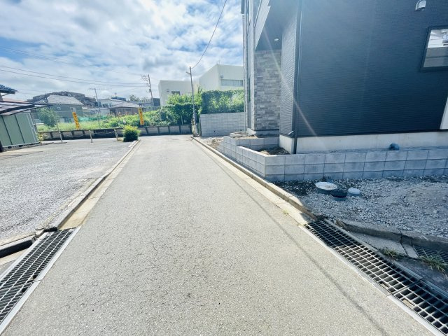 船橋市高根台3丁目3期の前面道路含む現地写真|8月31日