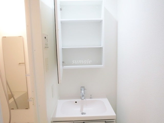 フュージョナル上十条の洗面所|収納もばっちりです♪