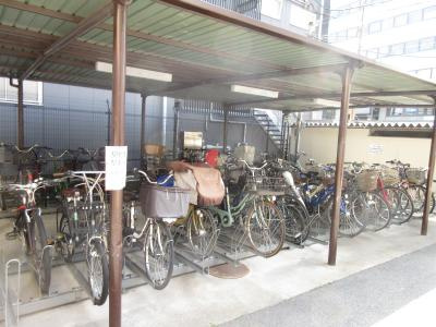 四条大宮グランドコーポの駐車場|駐輪場