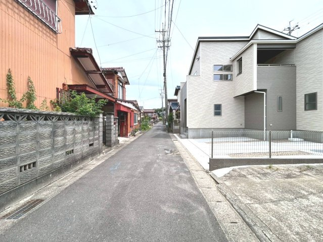 【商談中】ブルーミングガーデン　一宮市浅井町河田桜の里　全1区画分譲の前面道路含む現地写真|■前面道路　■ヤマダ不動産　株式会社リライフ　
■夢のマイホーム購入をフルサポートします！