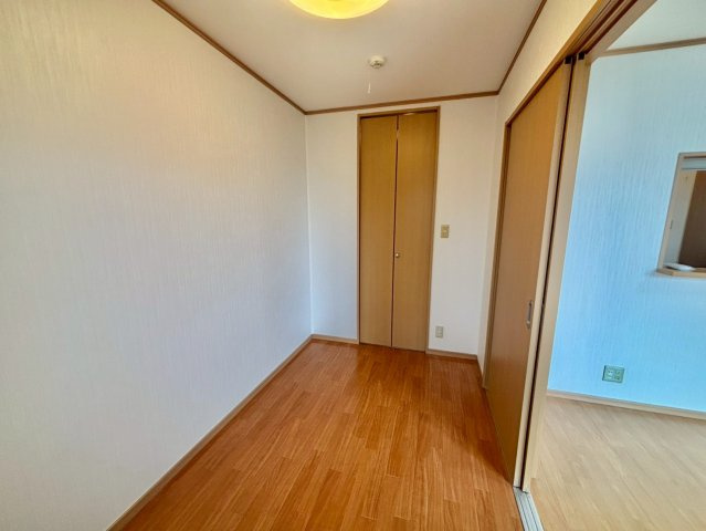 レグルス英賀保の洋室