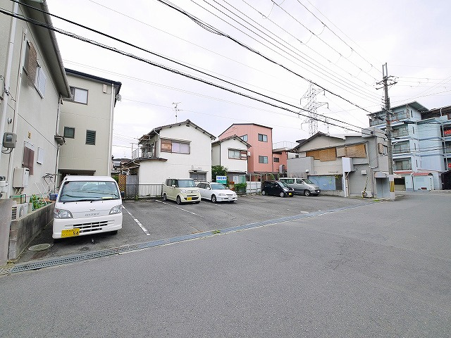 富屋モータープール南の外観