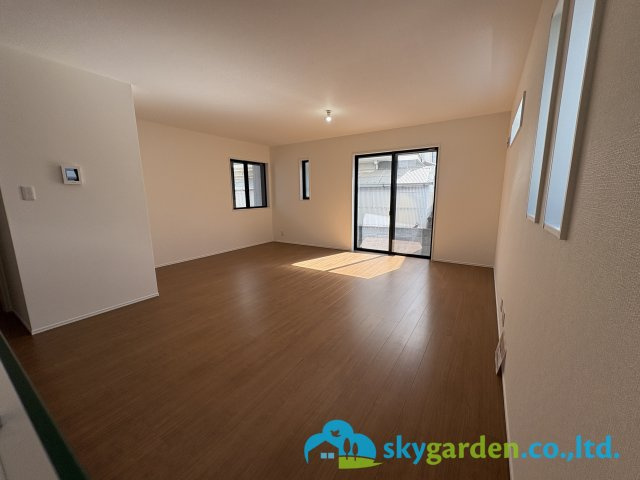 茅ヶ崎市松が丘2丁目　新築戸建　全3棟1号棟の居間・リビング