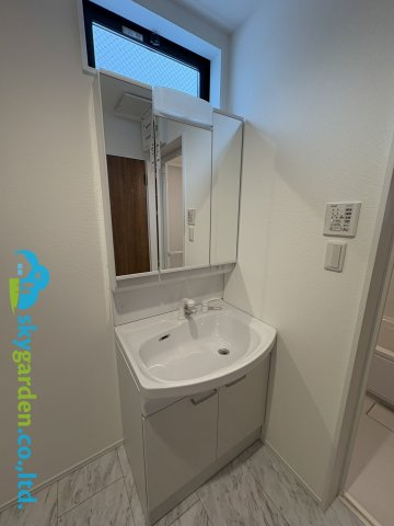 茅ヶ崎市松が丘2丁目　新築戸建　全3棟1号棟の独立洗面台|独立洗面化粧台付き