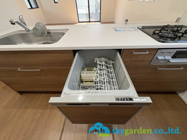 茅ヶ崎市松が丘2丁目　新築戸建　全3棟1号棟のキッチン|食洗機付いてます