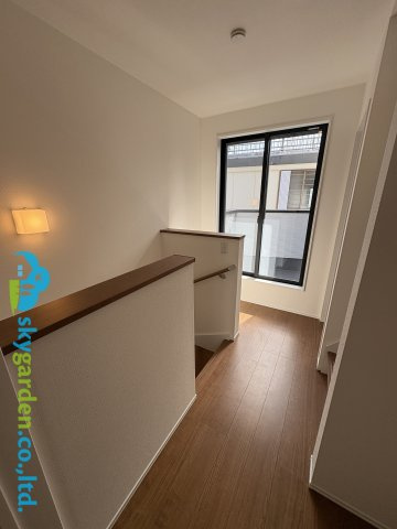 茅ヶ崎市松が丘2丁目　新築戸建　全3棟1号棟の内装|2階の廊下