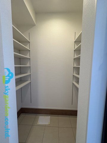 茅ヶ崎市松が丘2丁目　新築戸建　全3棟1号棟の収納|玄関シューズクロゼット