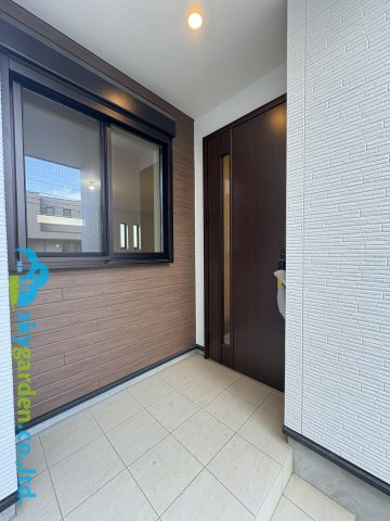 茅ヶ崎市松が丘2丁目　新築戸建　全3棟1号棟の外観|玄関ポーチの様子