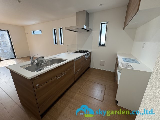 茅ヶ崎市松が丘2丁目　新築戸建　全3棟1号棟のキッチン|食洗機付きのシステムキッチン