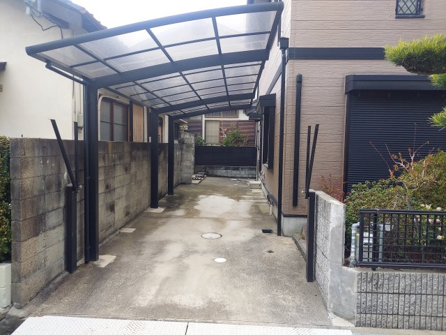 宝塚市南ひばりガ丘1丁目一戸建の駐車場