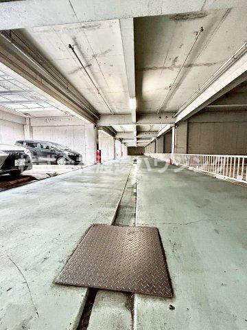 アーバンパーク緑地公園の駐車場