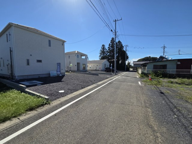 新築　太田市新田大根町第2　クレイドルガーデン　1号棟　の前面道路含む現地写真|現地写真　西側接道幅員約4.5ｍ	