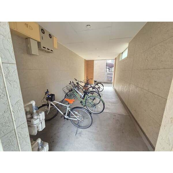 シェモア千種公園　名古屋市賃貸　仲介手数料無料の駐車場