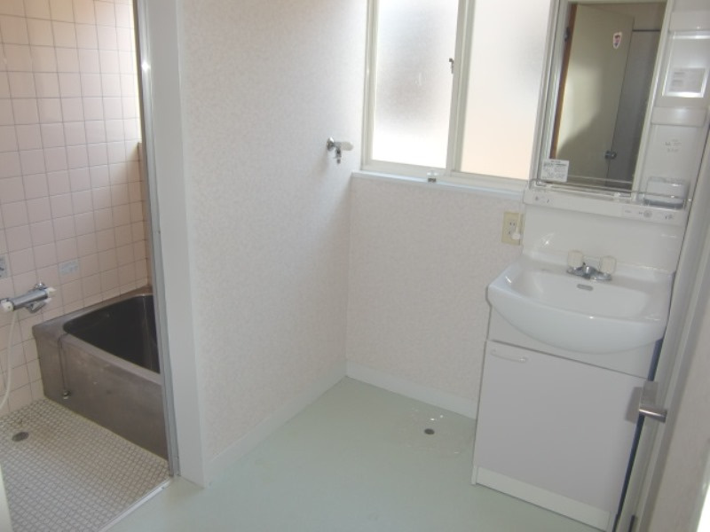 植木野町一戸建ての洗面所