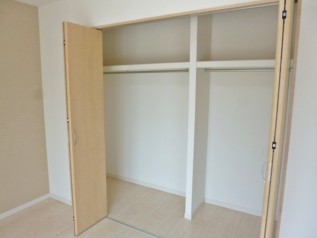 リブリ・ソフィア中央の収納|収納はクローゼットタイプ♪奥行きあります♪