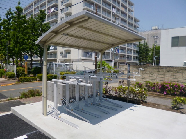 リブリ・ソフィア中央のその他共用部分|屋根つき駐輪スペースです！