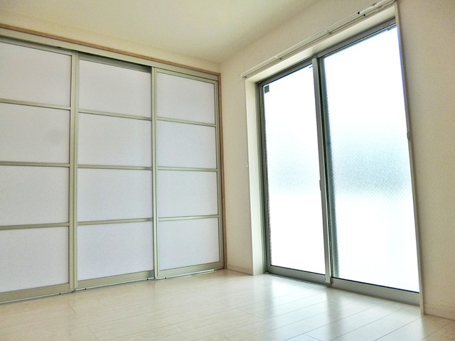 リブリ・ソフィア中央の寝室|仕切り板を使えば二部屋にできます♪