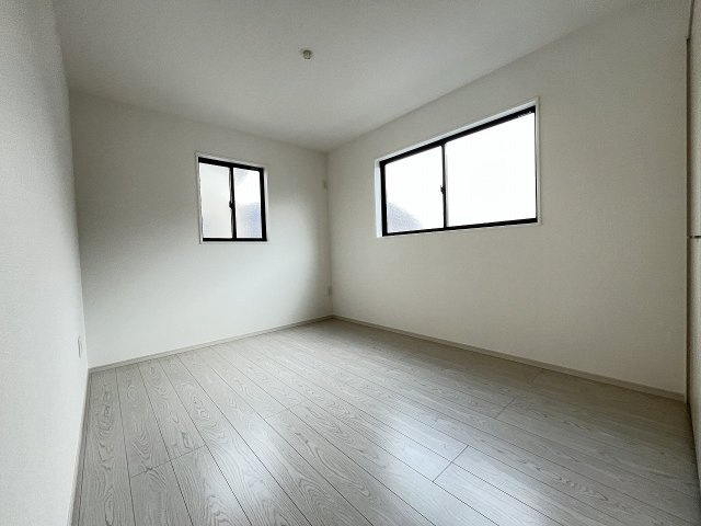 【子供部屋】 | 福岡市東区若宮4丁目4期　2号棟（全4棟）【仲介手数料無料・0円】 | 施工例。施工例は完成時と異なる場合があります。