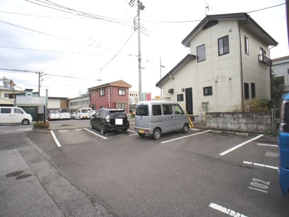 【駐車場】 | ラ・カーサ・フェリーチェ(la CaSa felice) | 駐車場2台可能です♪