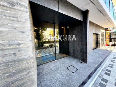 【エントランス】 | クレインメゾン新川通 | 重厚感のある建物デザイン♪