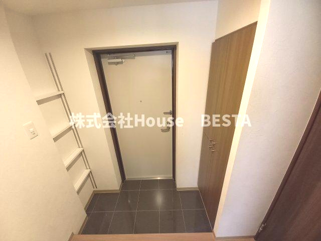 アークメゾン王子公園の玄関