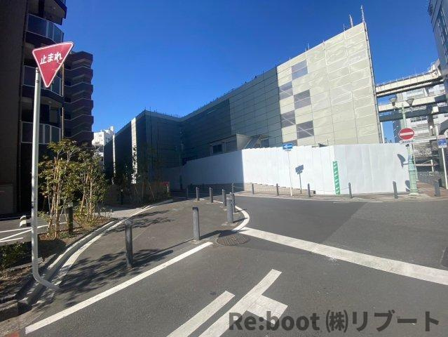 プライマル千葉駅前の駐車場