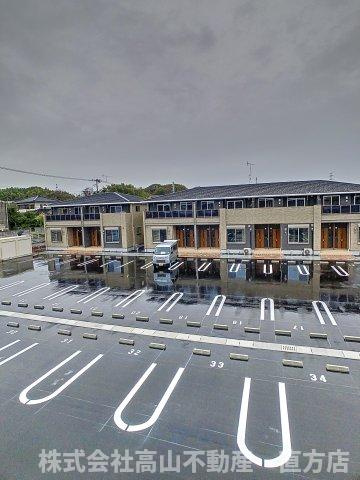 北九州市八幡西区楠橋下方１丁目のアパートの駐車場