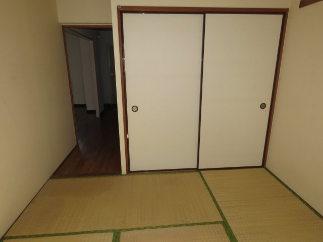 アーバンハイツ的場の和室