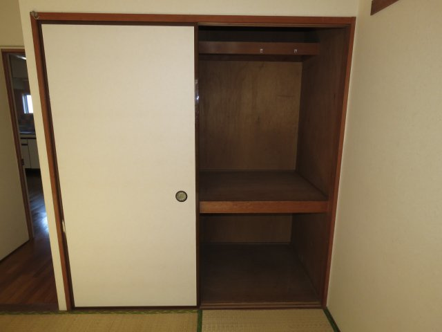 アーバンハイツ的場の収納