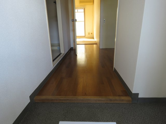 アーバンハイツ的場の玄関