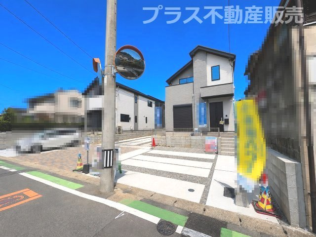 【外観】 | 福岡市東区若宮4丁目4期　4号棟（全4棟）【仲介手数料無料・0円】 | 現地写真。プラス不動産販売なら、現場の全ての棟をまとめてご見学頂けます。