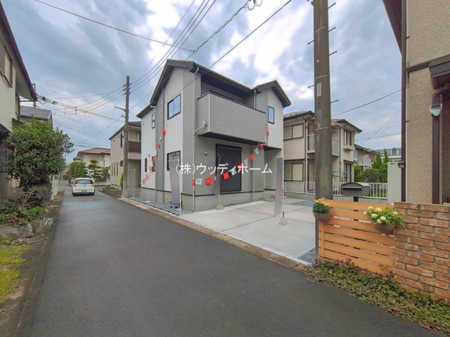 越谷市千間台西31期　新築一戸建ての前面道路含む現地写真