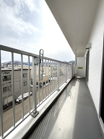 マンションニュー緑台B棟のバルコニー