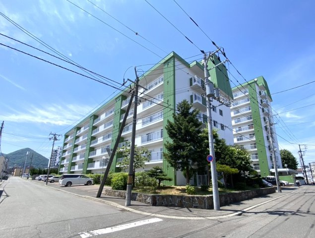 マンションニュー緑台B棟の外観