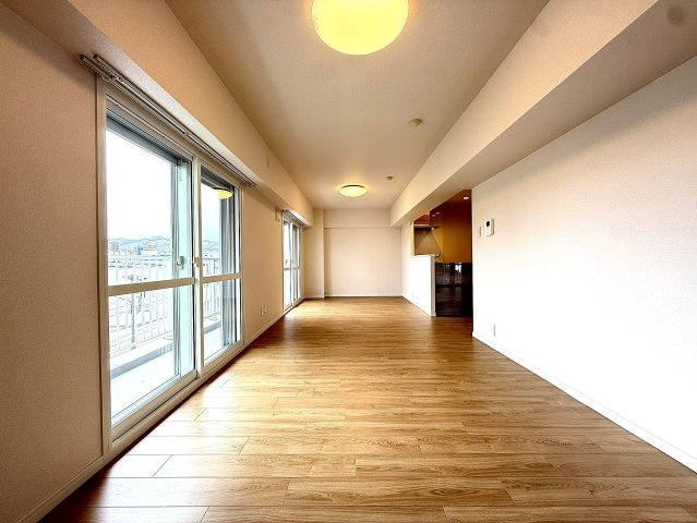 マンションニュー緑台B棟の居間・リビング