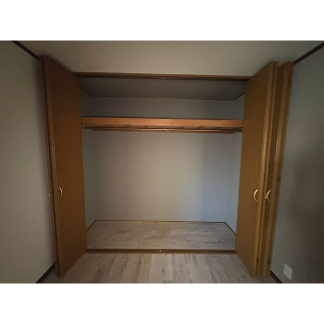 旭区清水２丁目戸建の収納