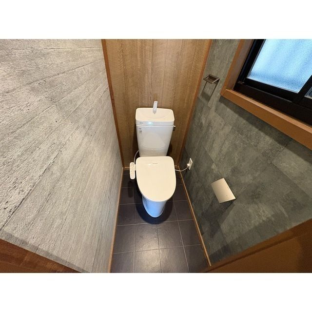 旭区清水２丁目戸建のトイレ