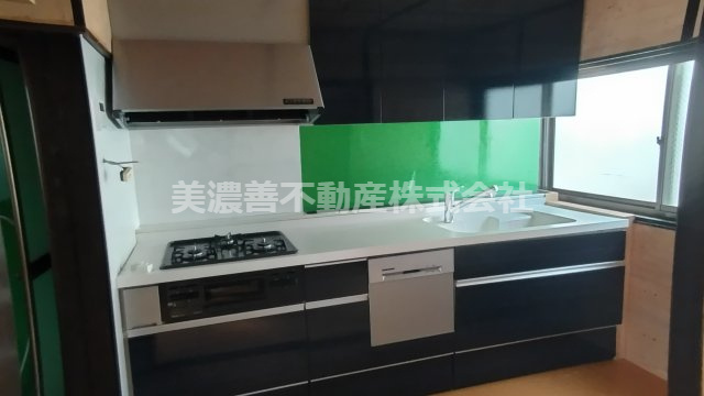 ６６５０４　岐阜市西荘事業用貸家のキッチン