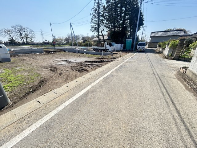 新築　太田市新田大根町第2　クレイドルガーデン　4号棟　の前面道路含む現地写真|現地写真　西側接道幅員約4.5ｍ	