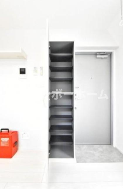 プランドール北千住の玄関