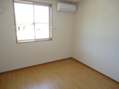 【設備】 | サンフィール | 洋室（北側・エアコン付）