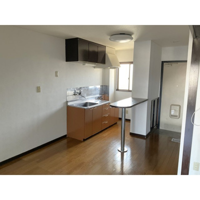 【内装】 | コーポ山隆 | 明るい色調の室内です