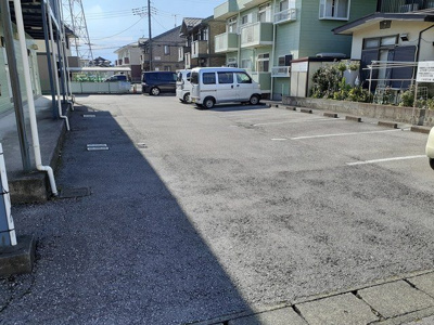 【駐車場】 | エルサティⅠ | 駐車場があるので、車を買う予定の方も安心です