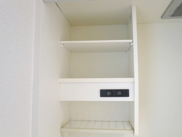 プラザ南小岩の内装|食器など置けて便利です♪