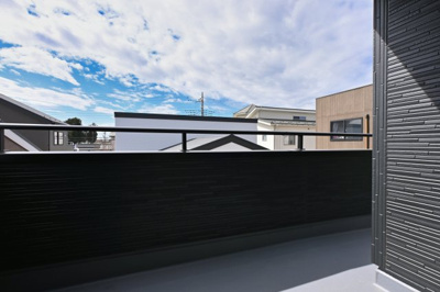 【バルコニー】 | 大泉町第6仙石　一建設＜全５棟＞ | バルコニーは広々としたワイドバルコニーとなっております♪
