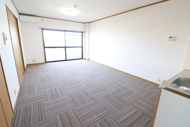 アーバンヒル広川の居間・リビング